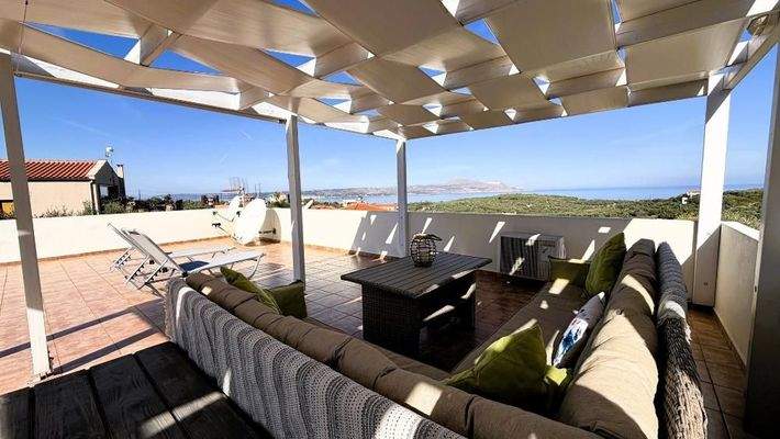 Kreta, Apokoronas: Wunderschönes 2-Schlafzimmer-Haus mit Meerblick, Garten und Dachterrasse in Plaka bei Chania