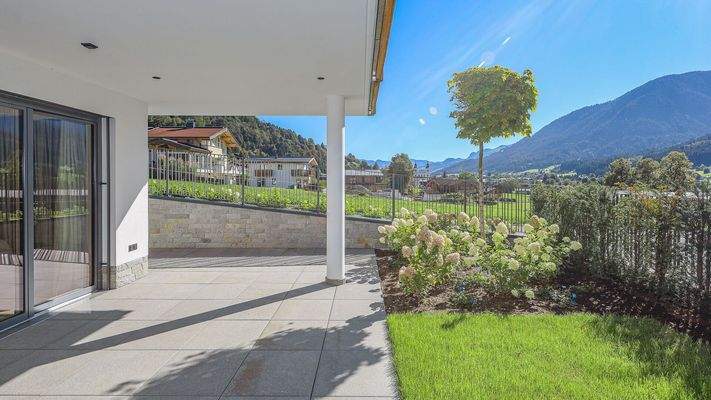 KITZIMMO-Luxuriöse Gartenwohnung mit eigenem Wellnessbereich - Immobilien Brixen.