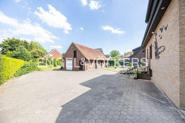 Hinterhof mit Garage/Werkstatt