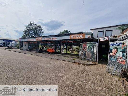 Gewerbe- und Wohneinheit mit Außenparkflächen