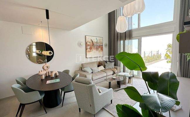 Elegant Semi-Detached Golf Villas with Pools in Algorfa