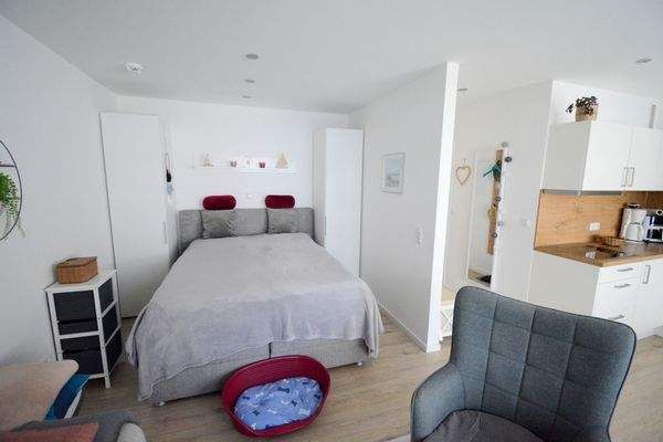 Wohn-/Ess-/Schlafzimmer &amp; Küche