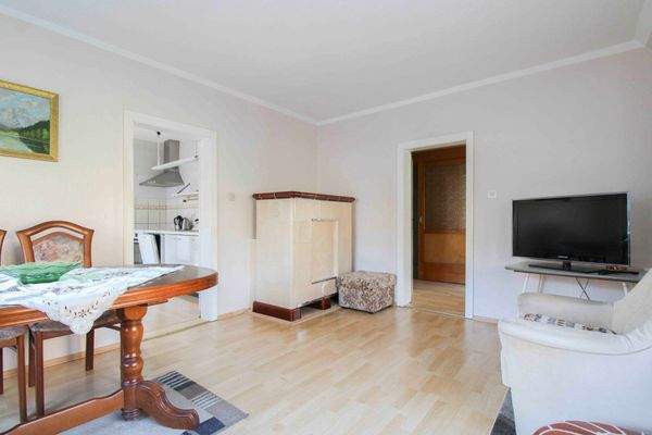 Wohnzimmer 1. OG Ansicht 02