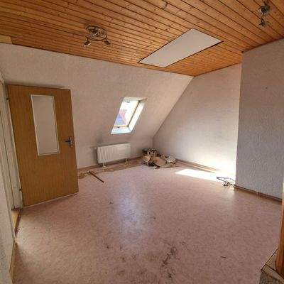 Zimmer über Dachgeschoß