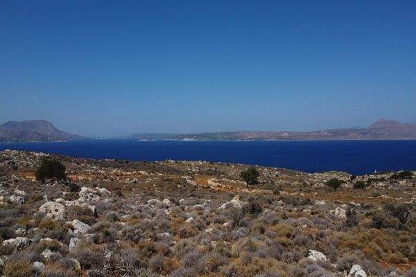 Kreta, Kokkino Chorio: Grundstück in ruhige Lage mit majestätischer Aussicht zu verkaufen