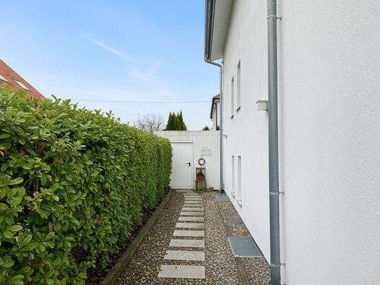 Zugang zur Garage (hinten)