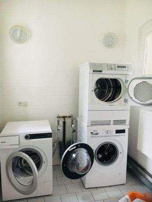 Auf 1/2 Treppe - der Waschmaschinenraum