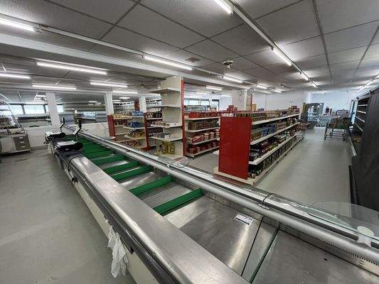 Verkaufs-/ Lagerfläche