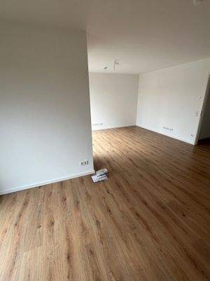 05 Blick von Küche zum Wohnzimmer.jpg