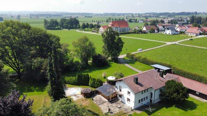 Drohnenbild auf Wallfahtskirche "Maria Schnee"