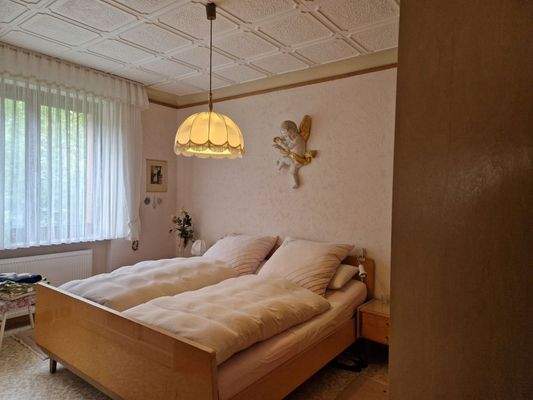 Schlafzimmer 1 - Obergeschoß.jpg