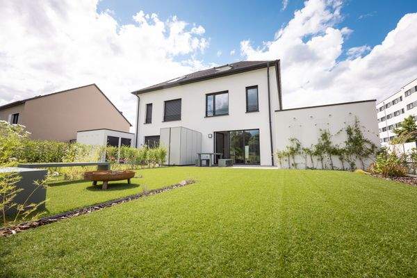 06_160 m_ Ruhepol Garten linke Hälfte