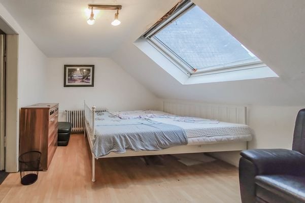 Schlafzimmer DG