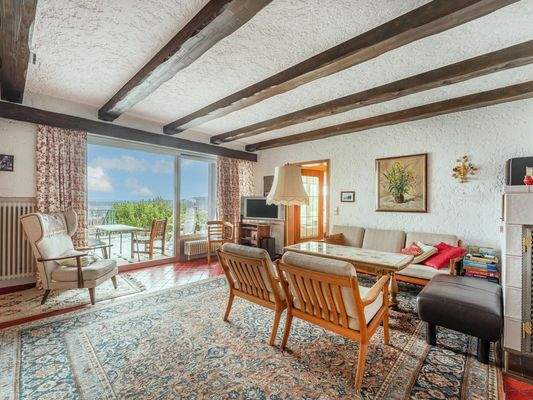 Diele mit Zugang zum Balkon