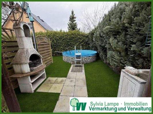 Terrassebereich mit Pool