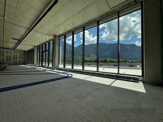 20240514_104438701_iOS