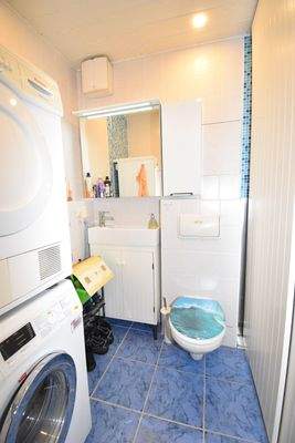 11 Gäste WC Wirtschaftsraum.JPG