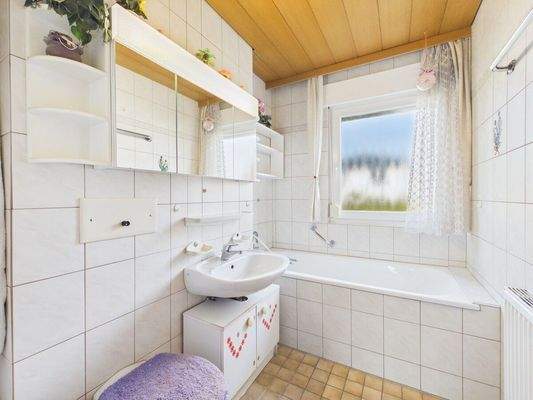 Badezimmer mit Tageslicht