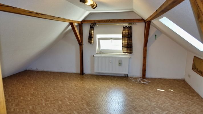Schlafzimmer und Wohnraum Dachgeschoss