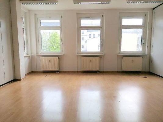 ca. 28 m² großes Zimmer