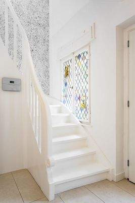 Detailaufnahme der Treppe mit Jugendstilelementen