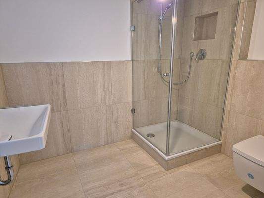 Badezimmer der Einliegerwohnung