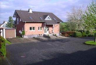 Helle Komfortwohnung; mit Fernblick, großem Balkon 80 m² Wohnfläche. 