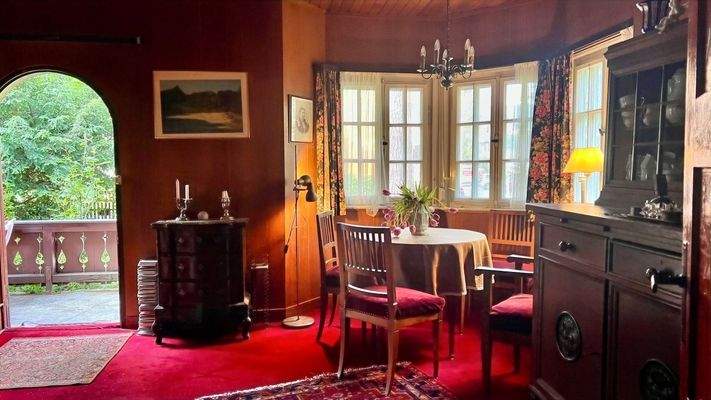 Wohnzimmer mit Zugang zur Terrasse