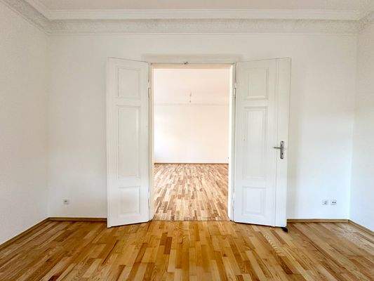 teils schöne Flügeltüren