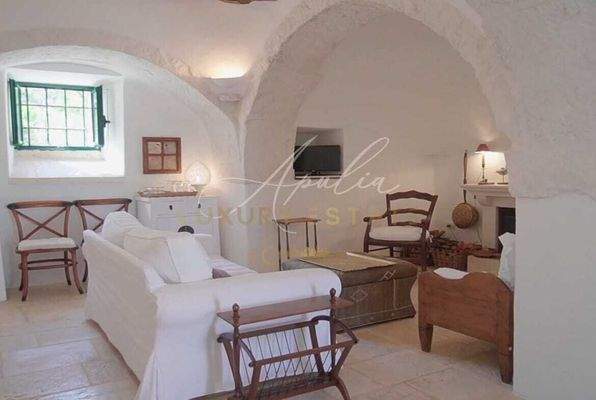 Ostuni – herrliches Areal mit Trulli und Pool