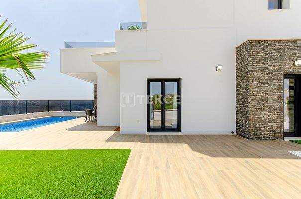 Detached Chic Golf Villas with Pools in Bigastro