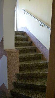 Treppenaufgang zu OG/DG
