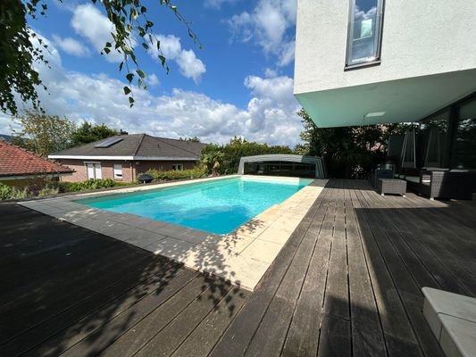 Terrasse mit Pool