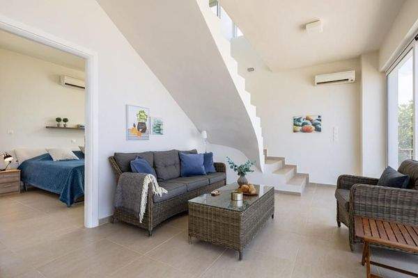 Kreta, Kokkino Chorio: Exotische Villa mit Panoramablick auf das Meer zu verkaufen