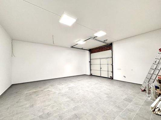 Lager-Warenanlieferung _nach-Umbau