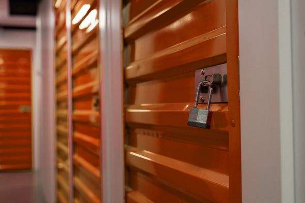 Abgeschlossene Selbstlager (3)