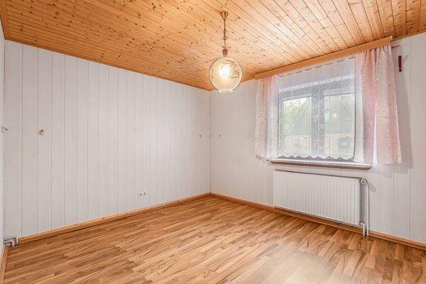 Arbeits- / Schlafzimmer / EG