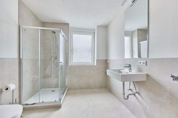 Tageslichtbad mit Handtuchheiz