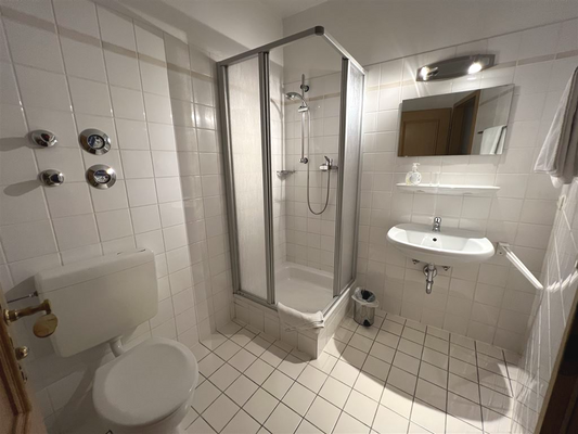 Dusche + WC