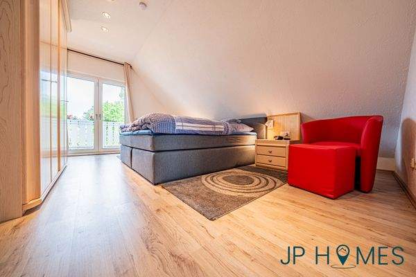 Schlafzimmer DG