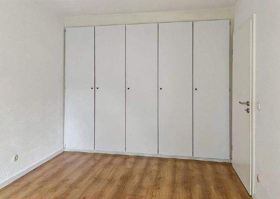Einbauschrank im Schlafzimmer.jpg