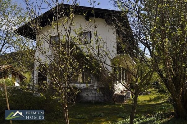 NIEDERAU - Einfamilienhaus - Sanierungsobjekt - in sonniger Lage - Hausansicht