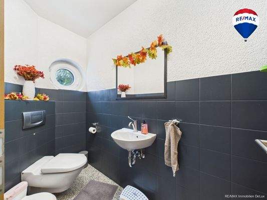 RE/MAX Immobilien DeLux Einfamilienhaus Mettlach-Weiten Gäste-WC