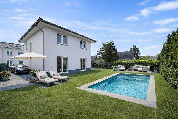 Ansicht Beispiel mit Pool