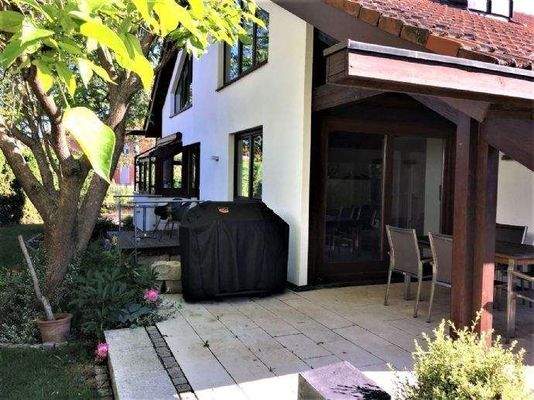 Süd Terrasse teilweise überdacht