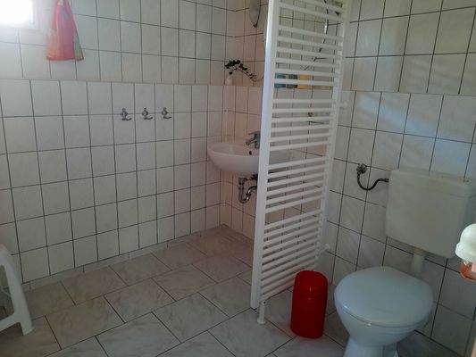Große Ferienwohnung-Badezimmer
