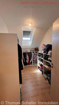 begehbarer Kleiderschrank 