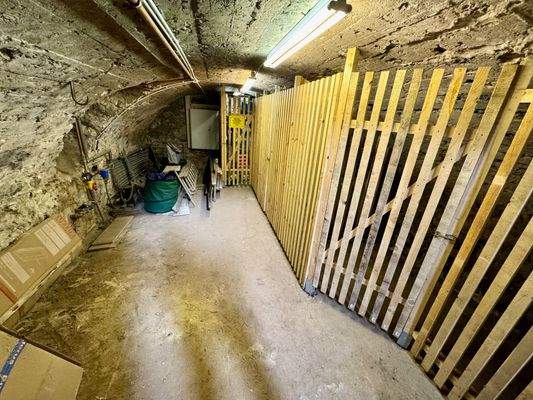 B12 Gewölbekeller.jpg