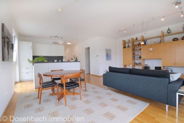 offenes Wohn- und Esszimmer