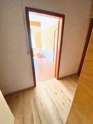 Raum 10 mit kl. Innenflur